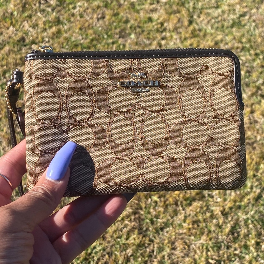 COACH signature wristlet , NWT - Picture 3 of 14